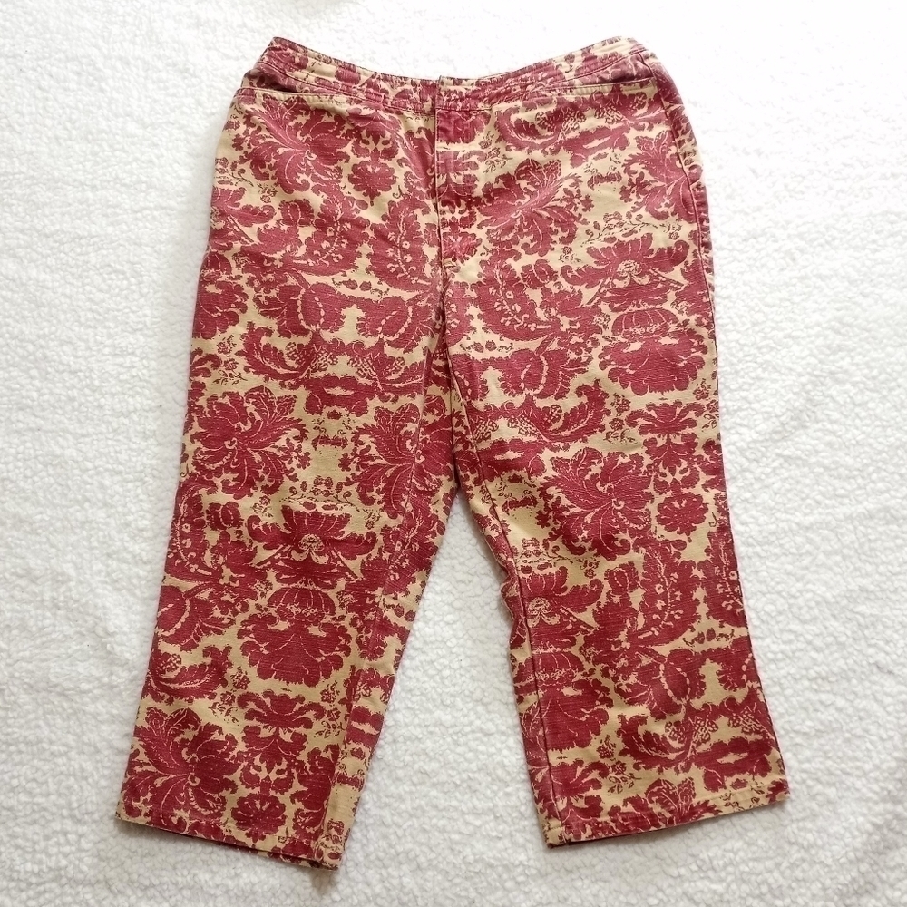 Liz Clairborne Capris Red and Tan  Print Capris Pants Size 10P These run small.